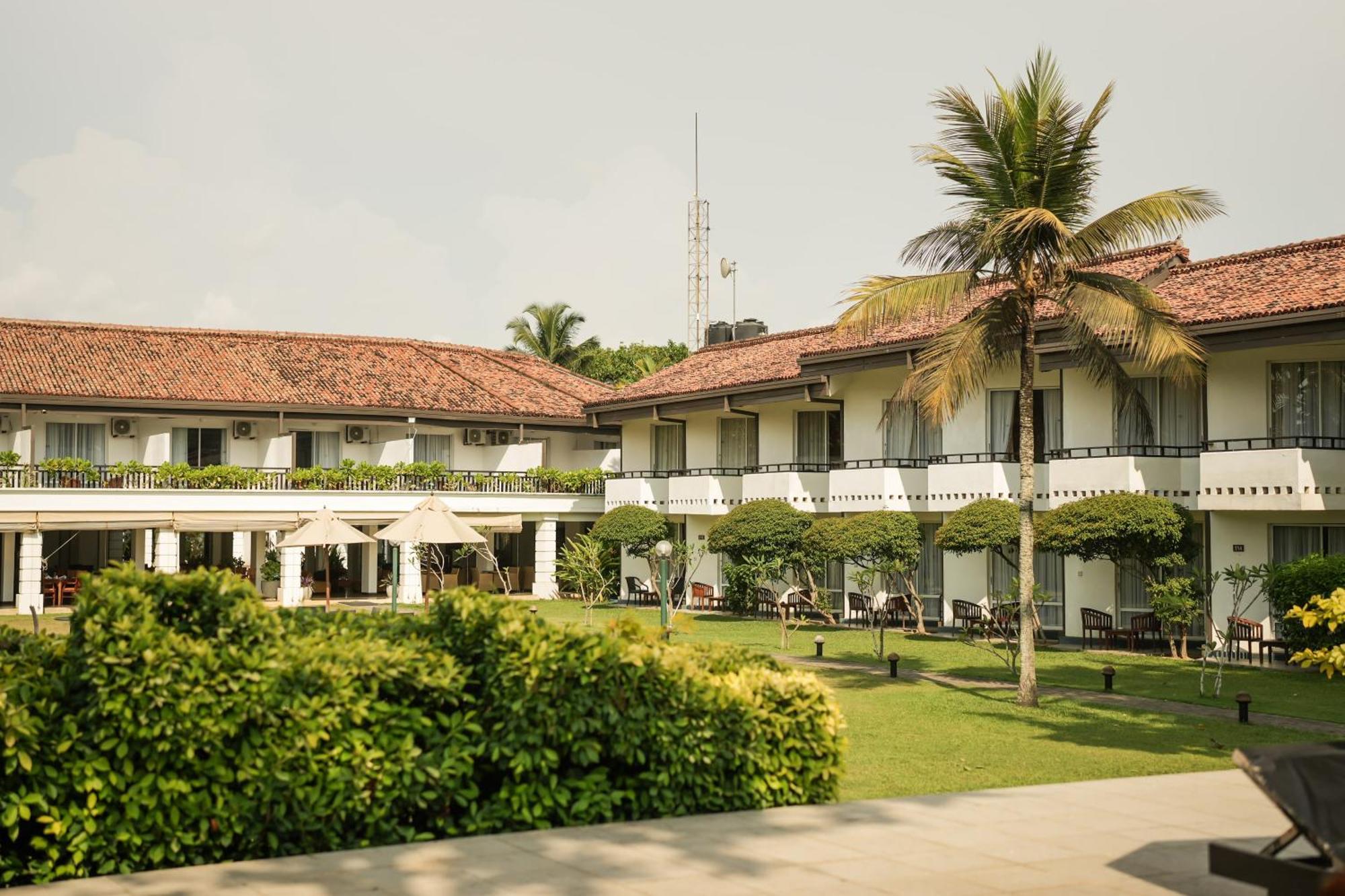 Hibiscus Beach Hotel & Villas Kalutara Exteriör bild