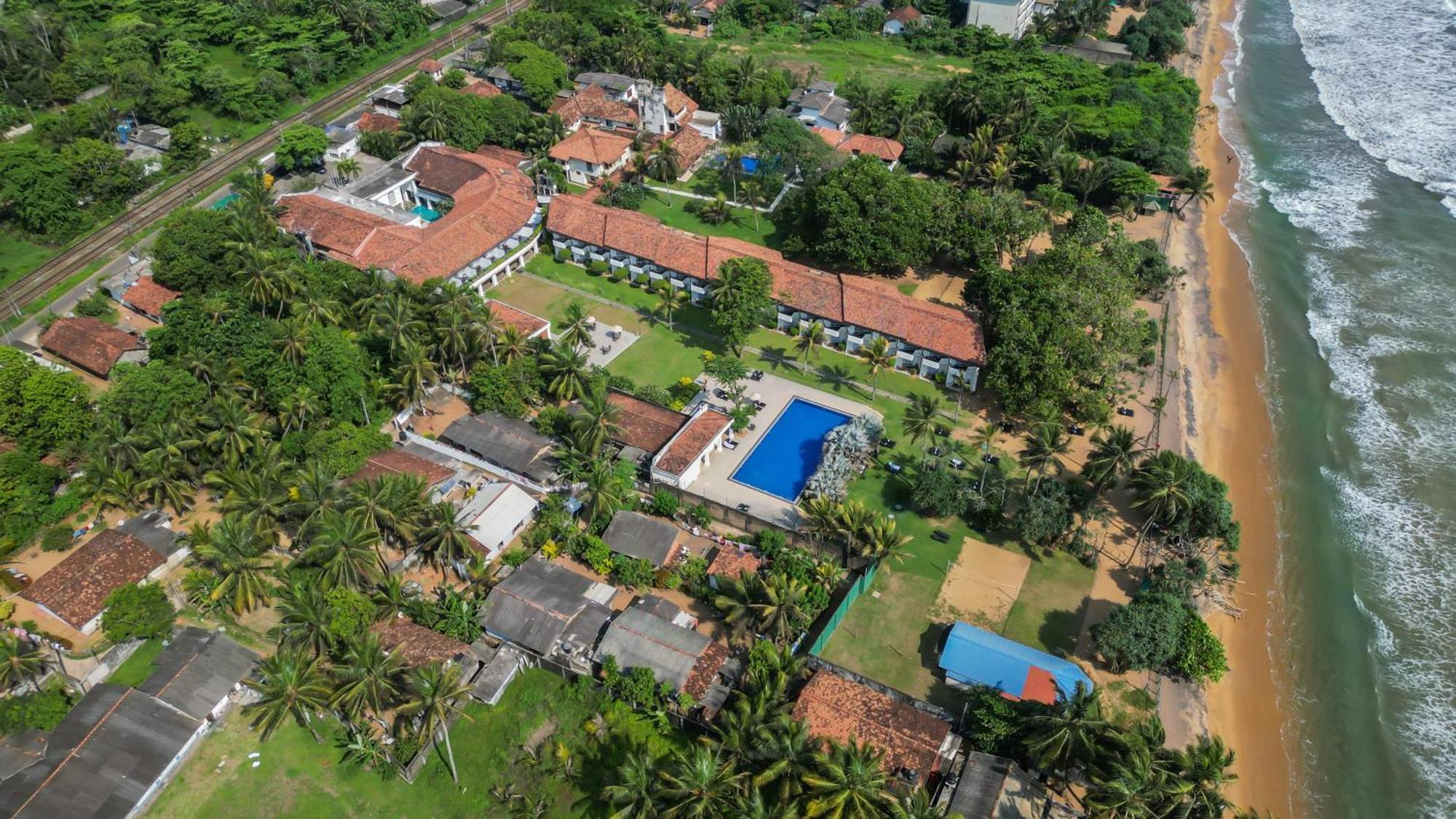 Hibiscus Beach Hotel & Villas Kalutara Exteriör bild