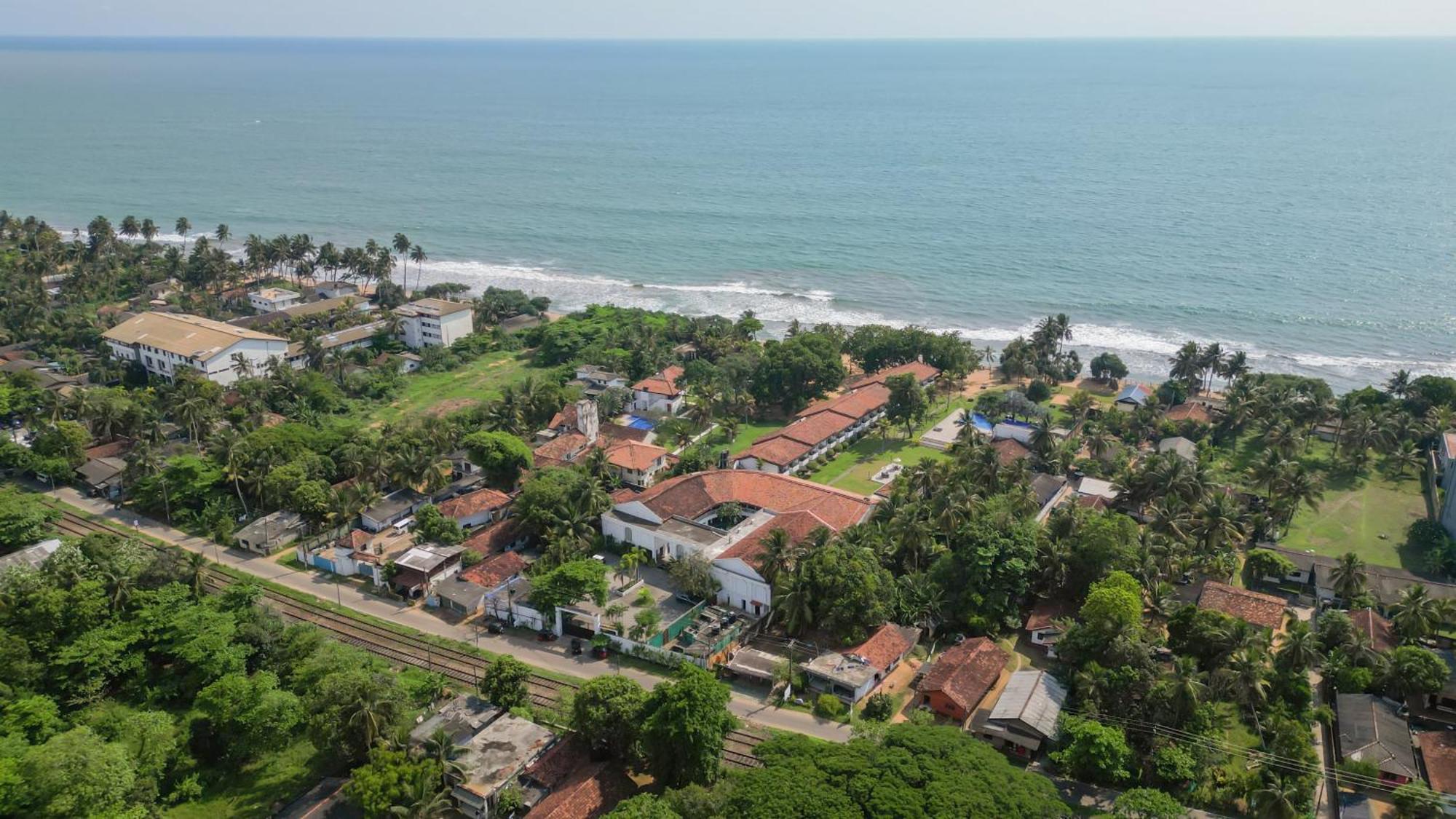 Hibiscus Beach Hotel & Villas Kalutara Exteriör bild