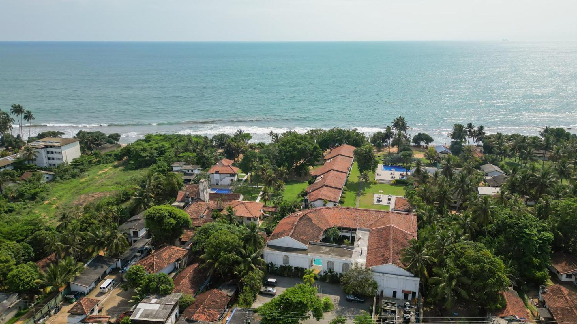 Hibiscus Beach Hotel & Villas Kalutara Exteriör bild