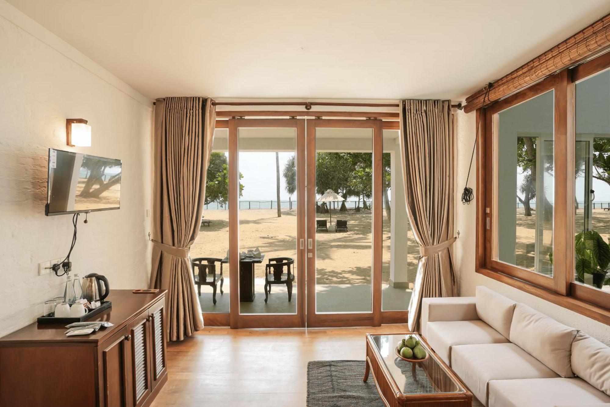 Hibiscus Beach Hotel & Villas Kalutara Exteriör bild