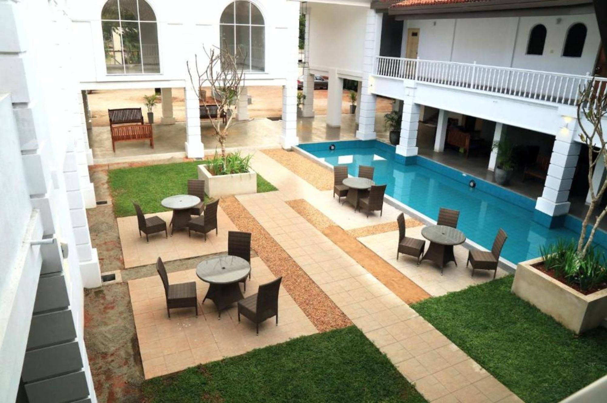 Hibiscus Beach Hotel & Villas Kalutara Exteriör bild